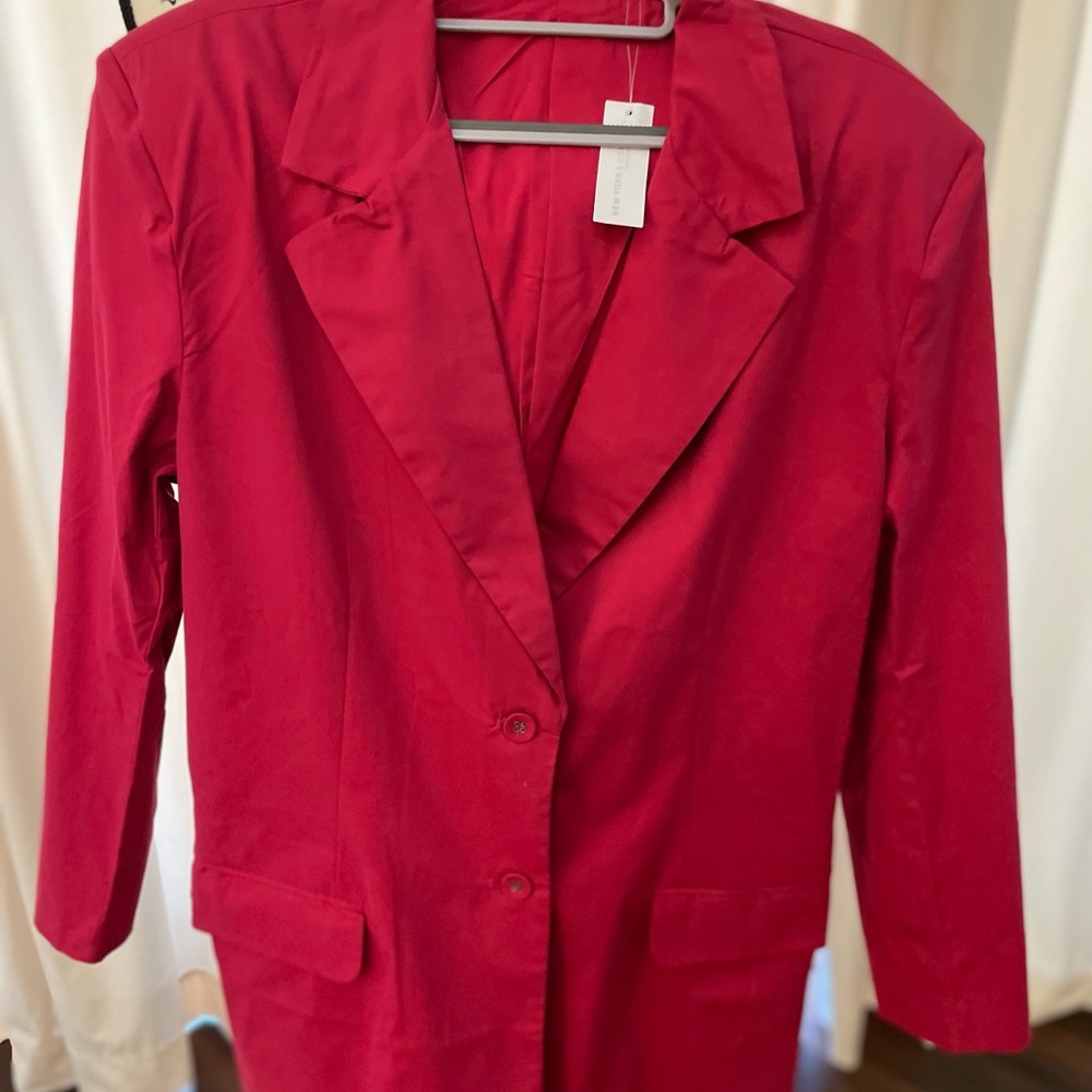 Oversized 2-Button Blazer, blazer features notched lapels, front flap pockets